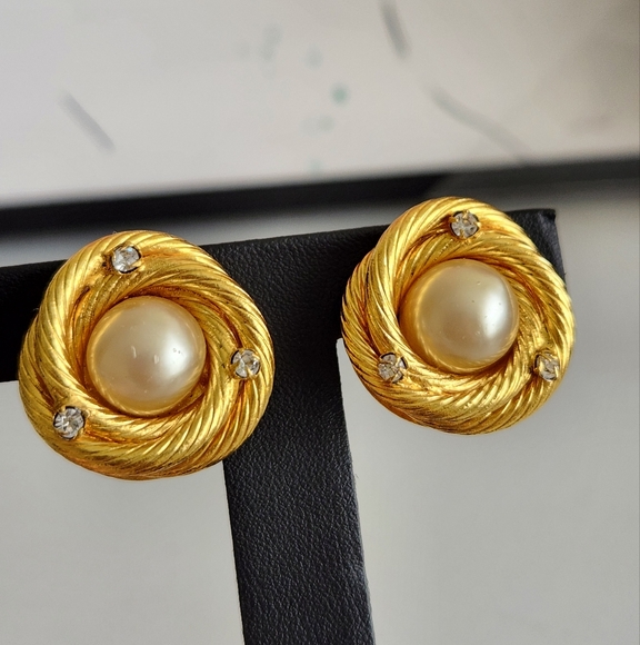 CHANEL Pearl Rhinestone Gold Tone Earrings - Picture 4 of 8